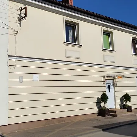 Apartment Goscinne Vis A Vis Retro