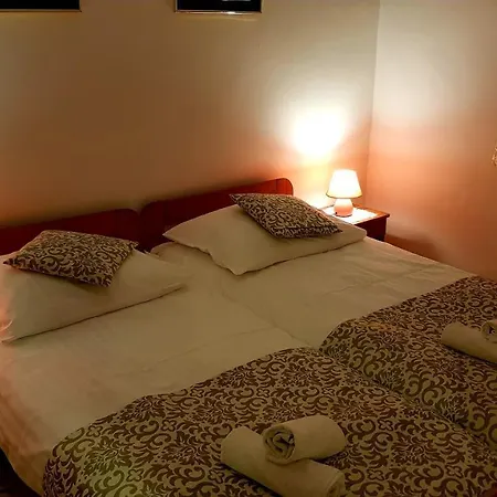 Goscinne Vis A Vis Retro Gostynin