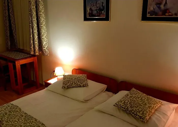 Apartment Goscinne Vis A Vis Retro